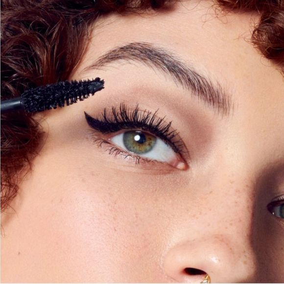 Kat Von D Go Big Or Go Home Volumizing Mascara - Picture 3 of 8